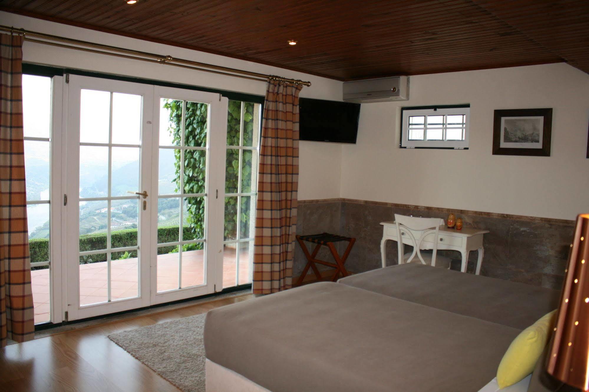 Casa De Canilhas Guest house